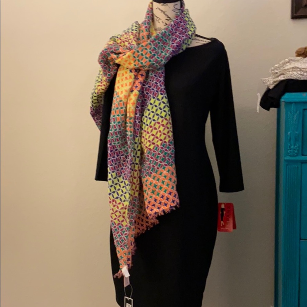 NWT Juicy Couture Starfruit Linen Oblong Scarf